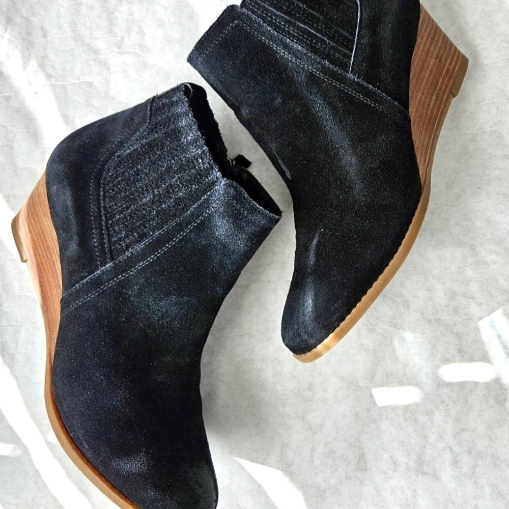 Franco Sarto black suede Wayra booties
